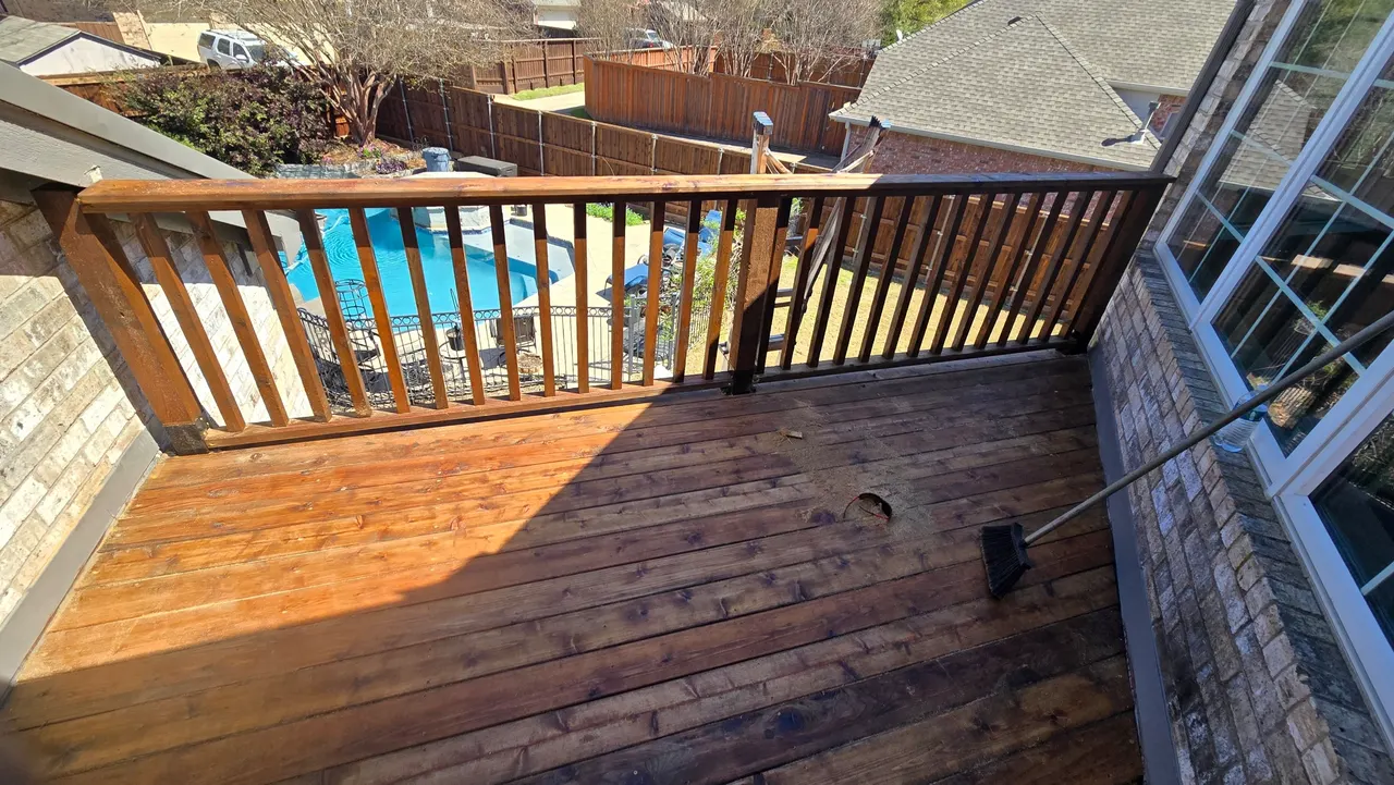 2nd floor cedar deck — Richardson