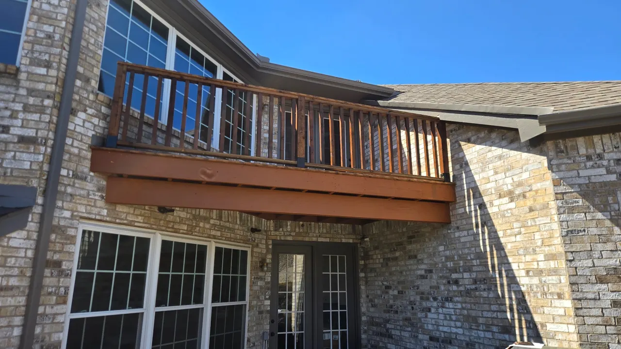 2nd floor cedar deck — Richardson
