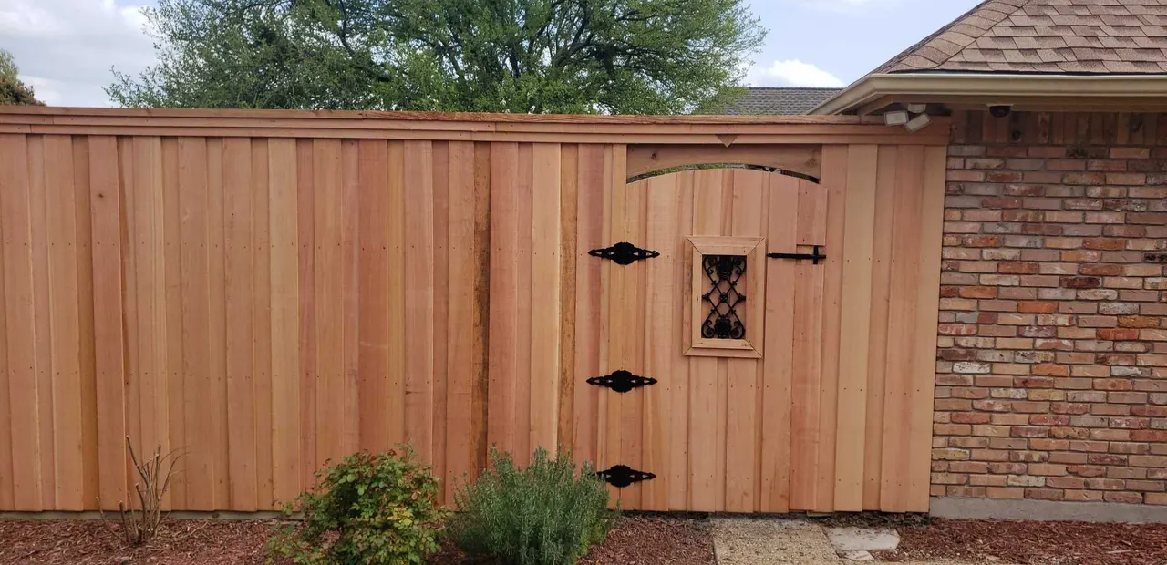 8 ft. Cedar Board on Board fencing — Murphy