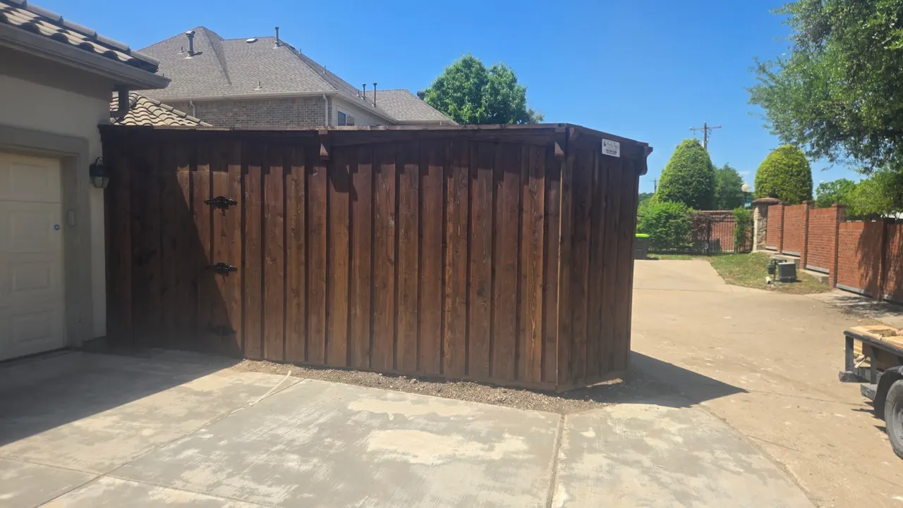 8 ft. Cedar Board on Board with cedar 2” x 8” cap, arched trim & boxed metal posts. — Parker