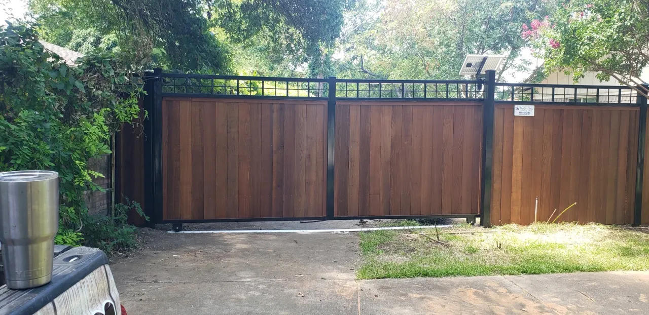 Motorized custom driveway swing gates — The Colony