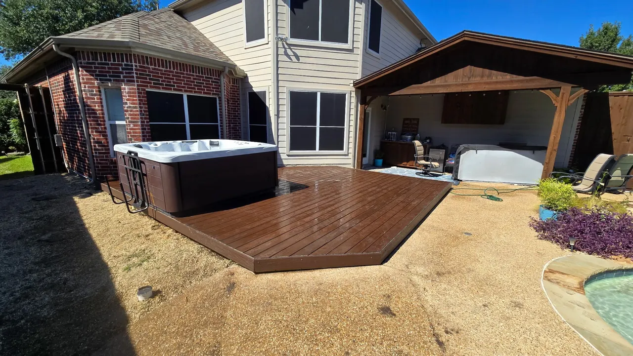 TREKS composite deck- Color Lava Rock — Plano