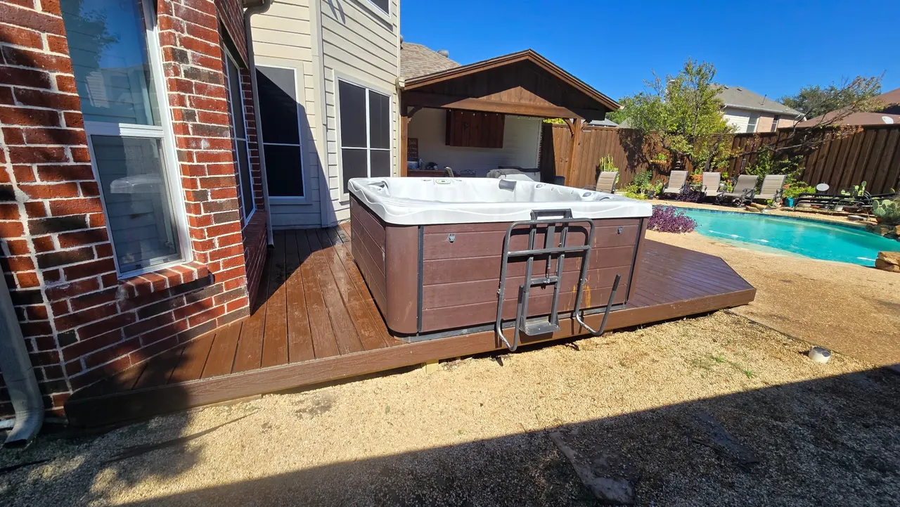 TREKS composite deck- Color Lava Rock — Plano